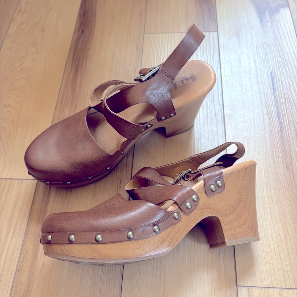 Korks brown backless clogs